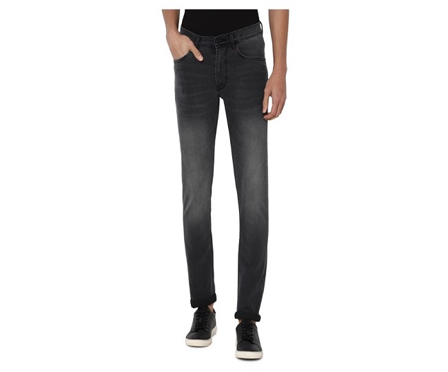 12 Best Men’s Jeans Brands in India (November 2023)